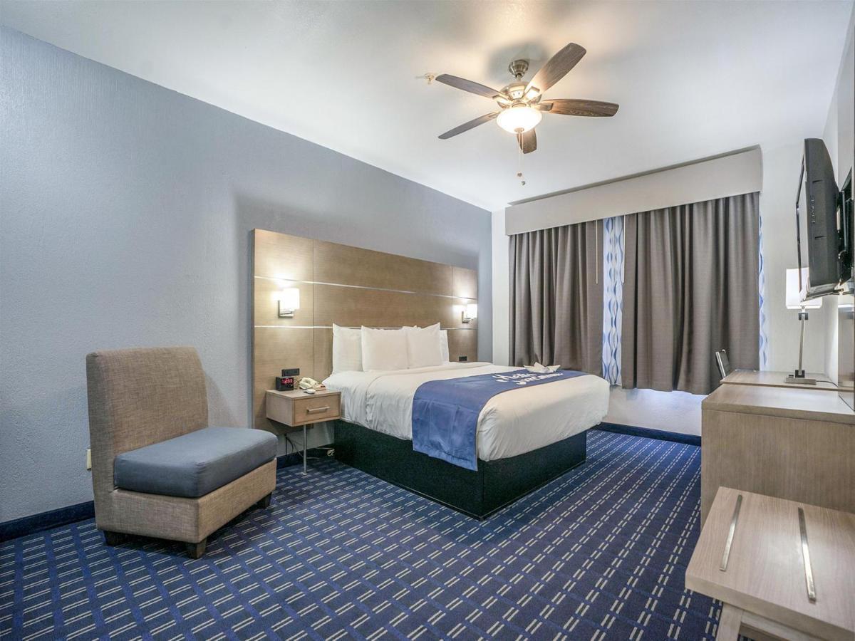 Days Inn & Suites By Wyndham Webster Nasa-Clearlake-Houston Exterior foto