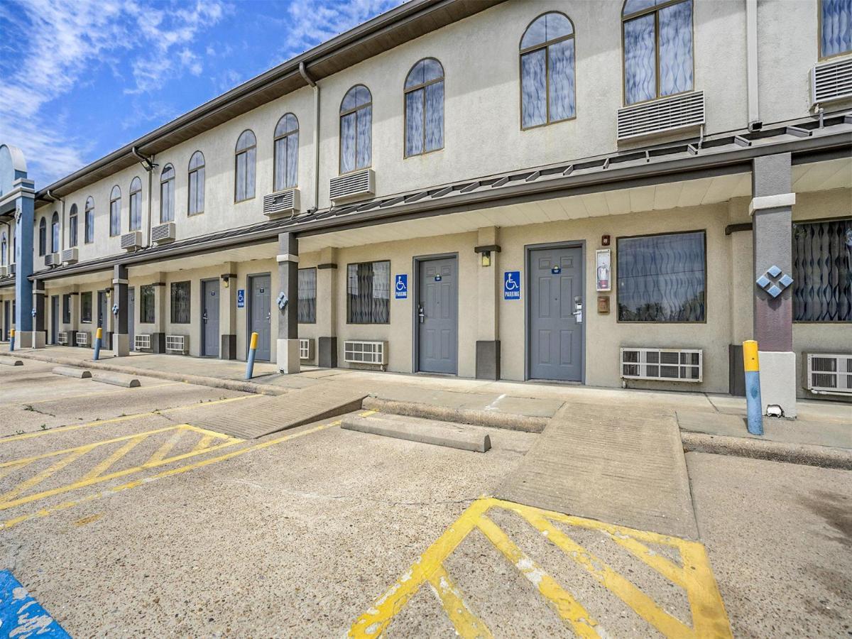 Days Inn & Suites By Wyndham Webster Nasa-Clearlake-Houston Exterior foto