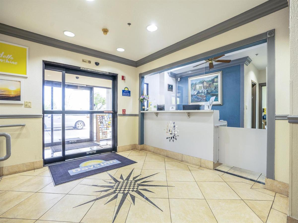 Days Inn & Suites By Wyndham Webster Nasa-Clearlake-Houston Exterior foto