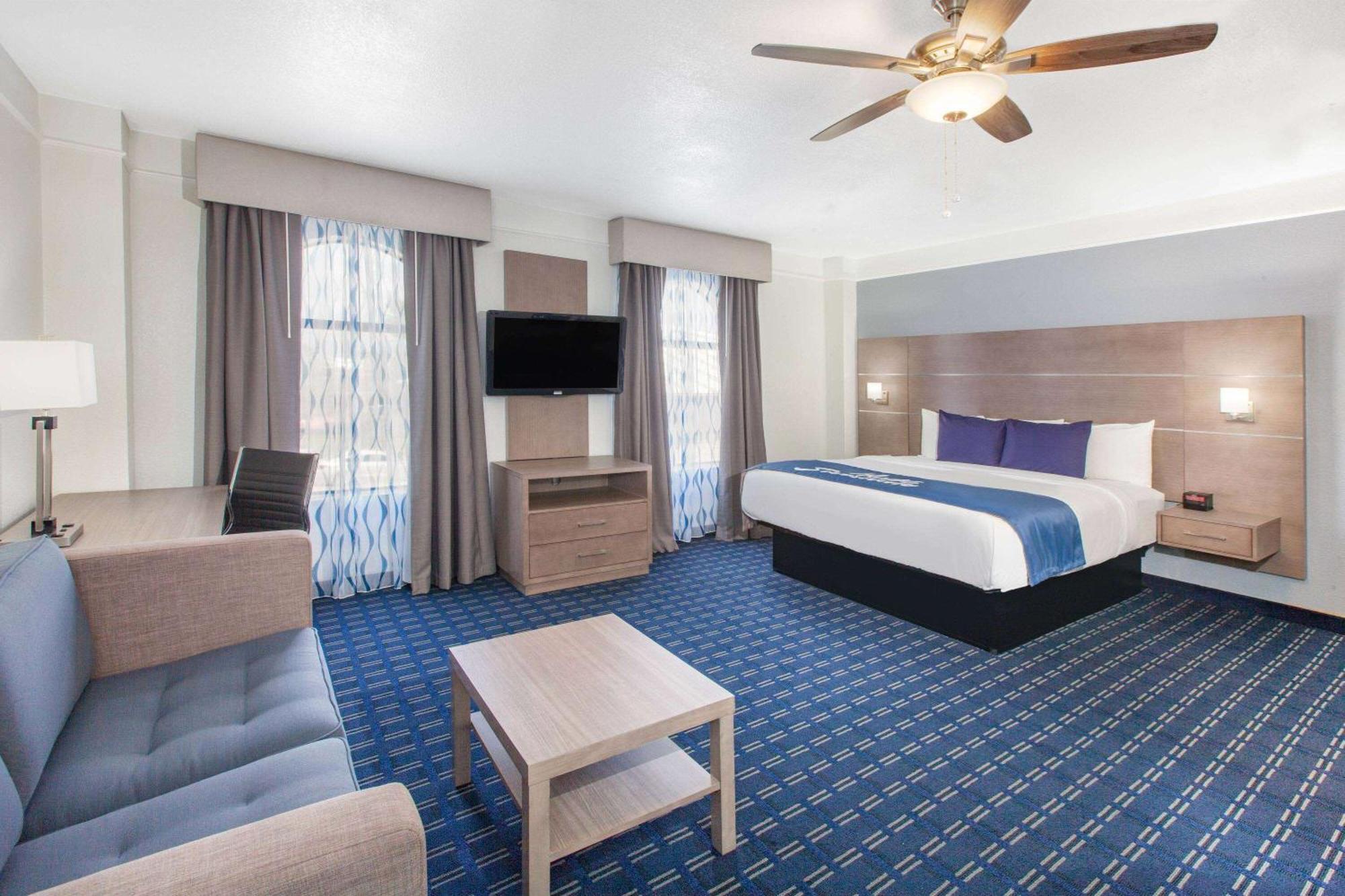 Days Inn & Suites By Wyndham Webster Nasa-Clearlake-Houston Exterior foto