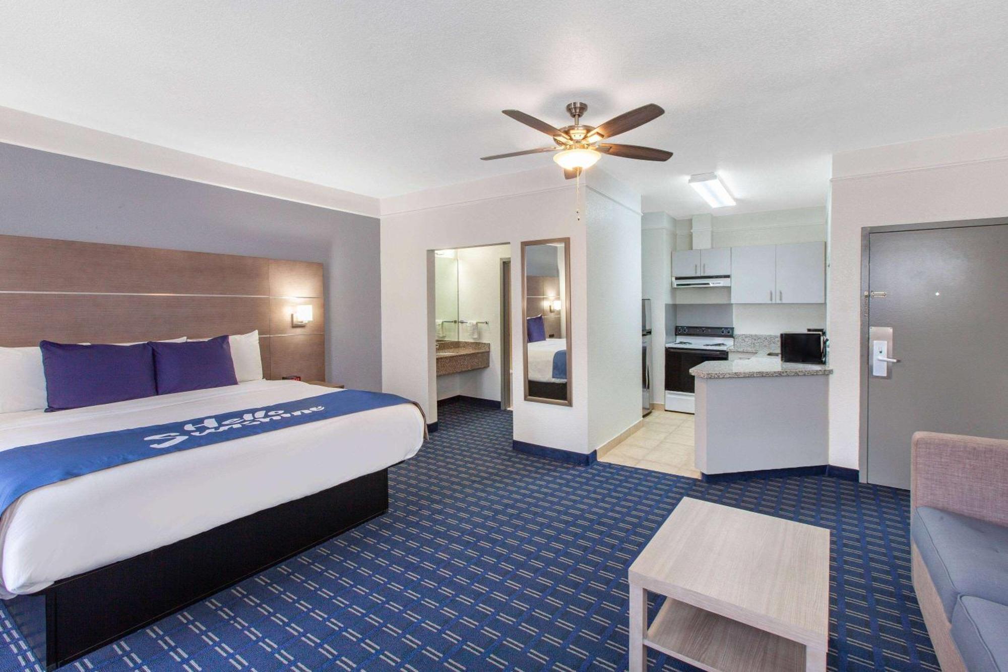 Days Inn & Suites By Wyndham Webster Nasa-Clearlake-Houston Exterior foto